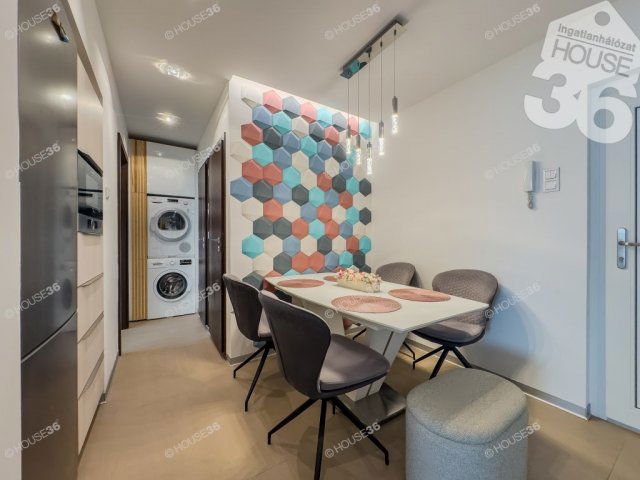 Eladó panellakás, Kecskeméten 66 M Ft, 2 szobás