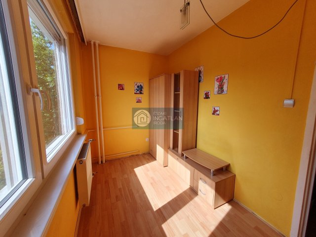 Eladó panellakás, Ózdon 9.9 M Ft, 1+1 szobás