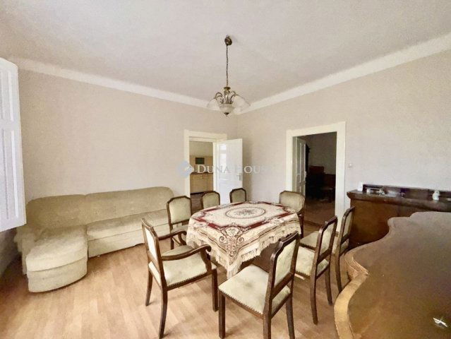 Eladó családi ház, Hódmezővásárhelyen 250 M Ft, 5 szobás