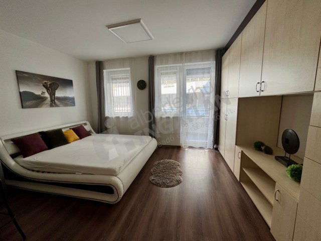 Kiadó téglalakás, albérlet, VIII. kerületben, Leonardo da Vinci utcában