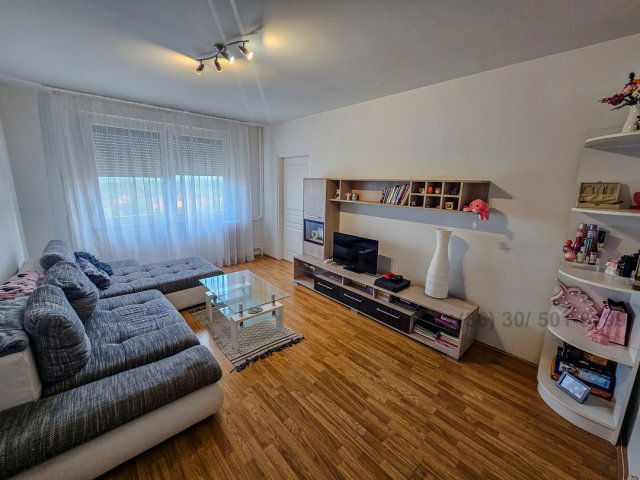 Eladó panellakás, Debrecenben 64 M Ft, 3 szobás