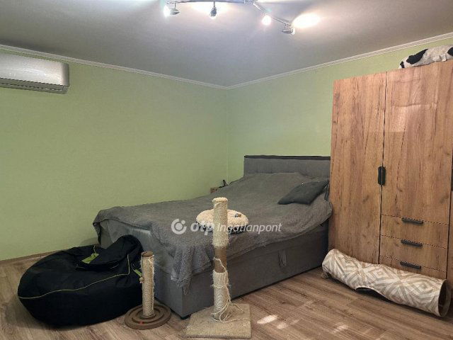Eladó családi ház, Szentesen 16.5 M Ft, 1 szobás