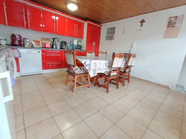 Eladó családi ház, Báron 39 M Ft, 5 szobás
