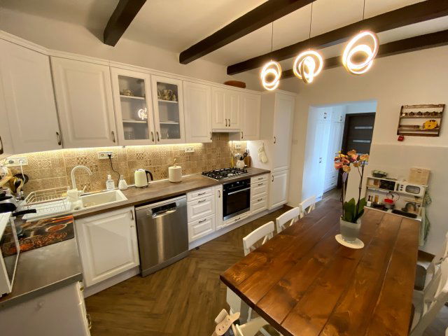 Eladó családi ház, Nyíregyházán 82 M Ft, 5 szobás