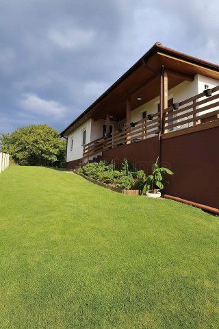 Eladó családi ház, Balatonbogláron 165 M Ft, 5 szobás