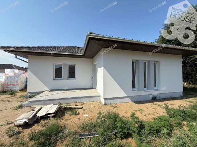 Eladó családi ház, Kecskeméten 82.99 M Ft, 4 szobás