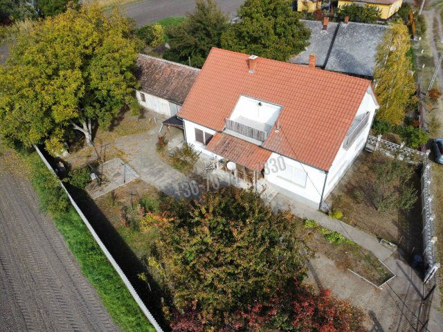 Eladó családi ház, Átányon 24.9 M Ft, 4 szobás