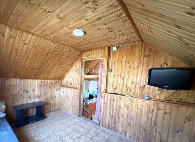 Eladó nyaraló, Poroszlón 22.7 M Ft, 3 szobás