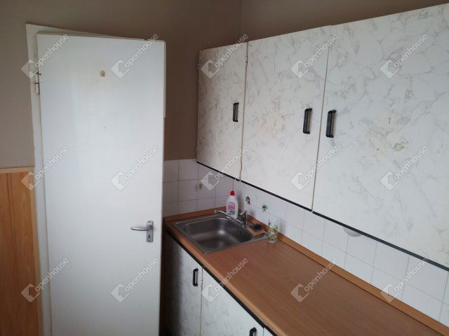 Eladó panellakás, Békéscsabán 19.5 M Ft, 1 szobás