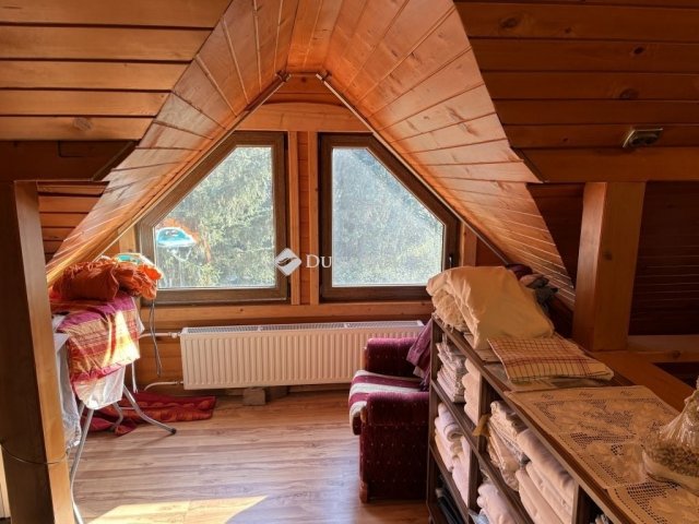 Eladó családi ház, Leányfaluban 150 M Ft, 3 szobás