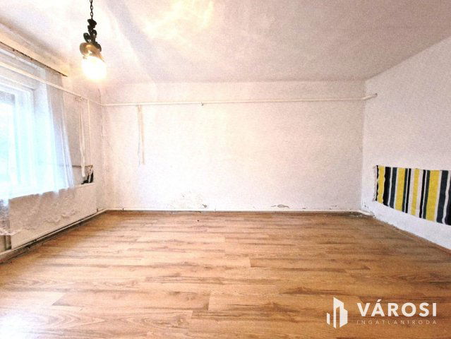 Eladó családi ház, Békésen 15.5 M Ft, 3 szobás