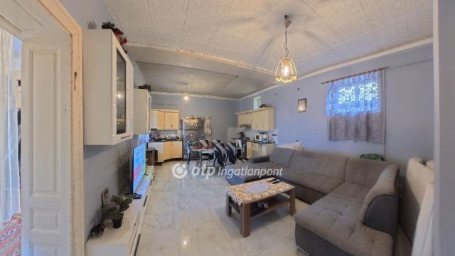 Eladó családi ház, Mezőkövesden 27 M Ft, 1+1 szobás