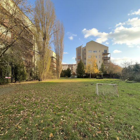 Eladó téglalakás, Budapesten, XVIII. kerületben, Halomi úton