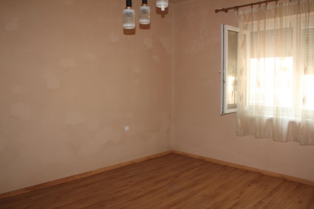 Eladó családi ház, Kapuváron 55 M Ft, 3 szobás