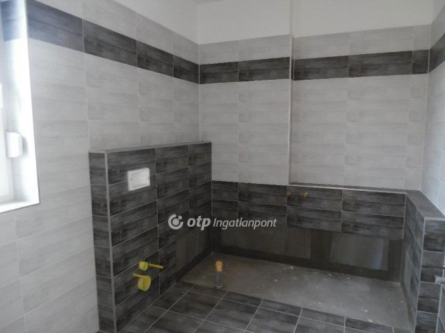 Eladó ikerház, Budapesten, III. kerületben 219.5 M Ft, 6 szobás