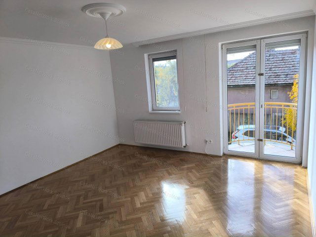 Kiadó téglalakás, albérlet, Szolnokon 140 E Ft / hó, 2 szobás