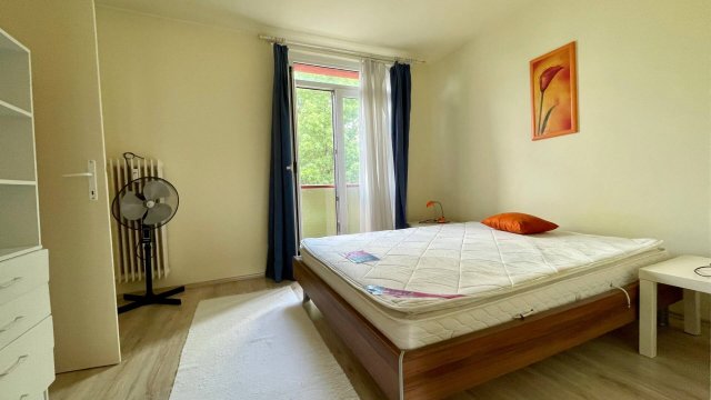 Kiadó téglalakás, albérlet, Pécsett 140 E Ft / hó, 2 szobás