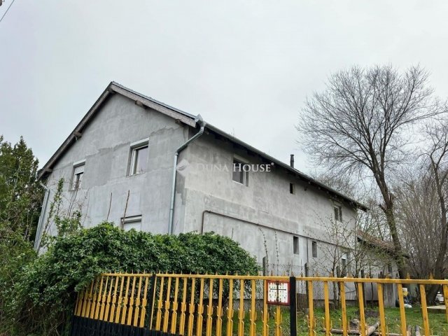 Eladó családi ház, Albertirsán 94 M Ft, 8 szobás