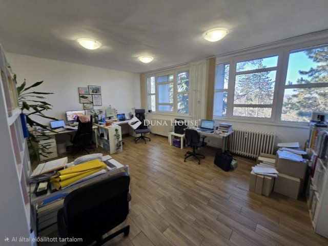 Kiadó iroda, Veszprémben, Jutasi úton 250 E Ft / hó