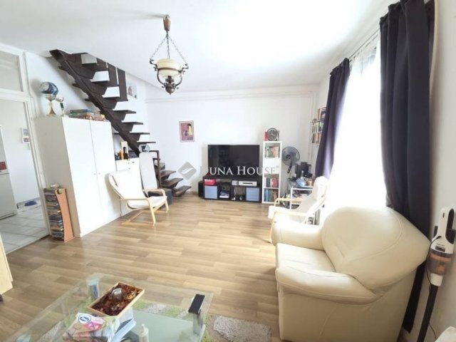 Eladó téglalakás, Mohácson 54.5 M Ft, 5 szobás