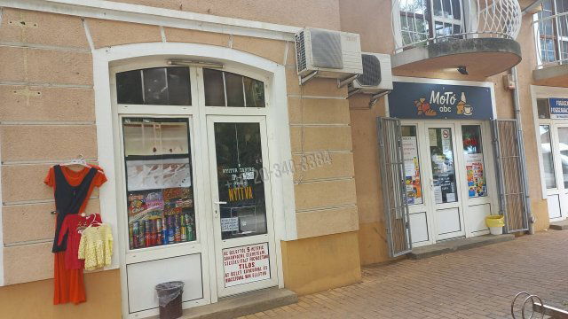 Eladó üzlethelyiség, Hajdúböszörményen 28 M Ft