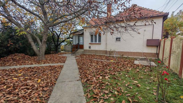 Eladó családi ház, Keszthelyen 84.99 M Ft, 3 szobás