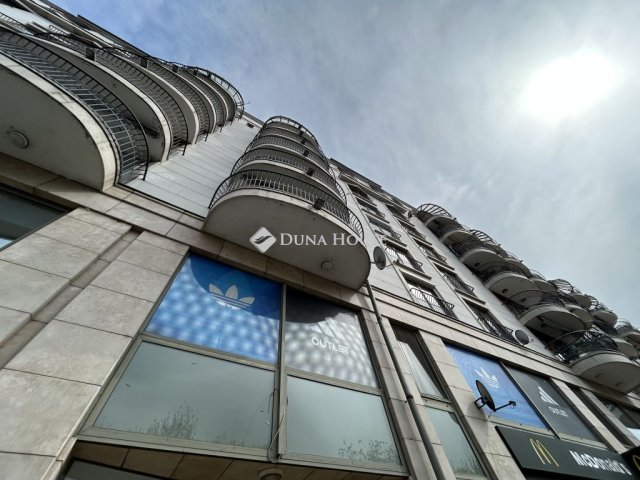 Eladó téglalakás, Budapesten, IX. kerületben, Boráros téren