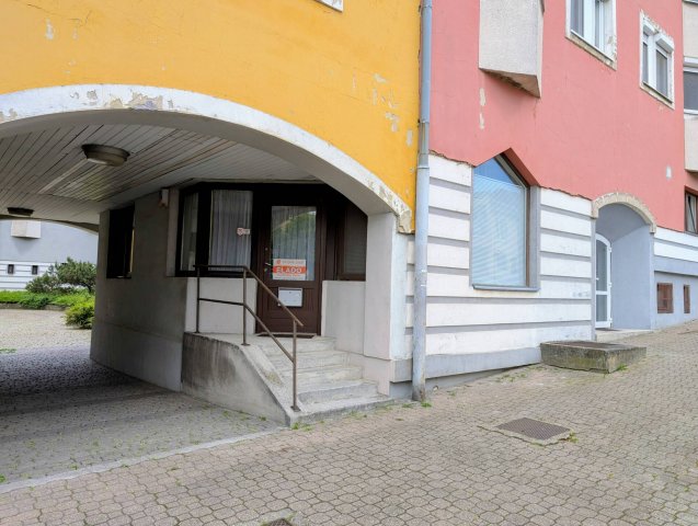 Eladó üzlethelyiség, Dorogon 56.5 M Ft, 1+1 szobás