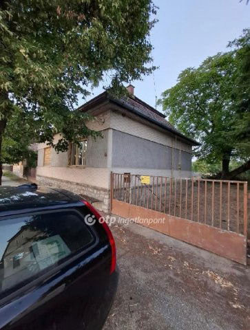 Eladó családi ház, Teklafalun 11.9 M Ft, 2 szobás