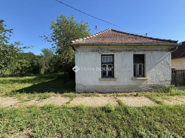 Eladó családi ház, Sorkikápolnán 11.9 M Ft, 1 szobás