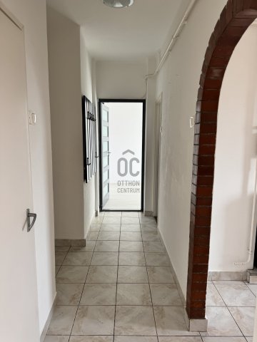 Kiadó téglalakás, albérlet, Szolnokon 120 E Ft / hó, 2 szobás