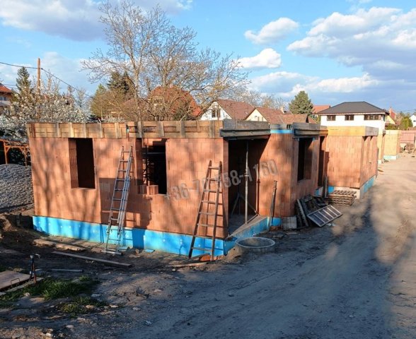 Eladó családi ház, Gödön 149.9 M Ft, 4 szobás