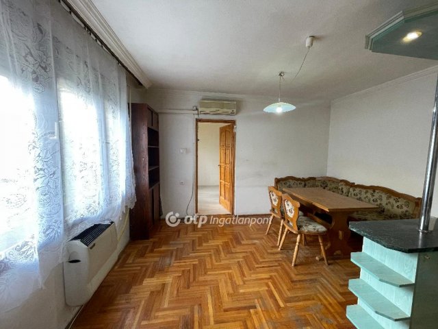 Eladó családi ház, Debrecenben 69.5 M Ft, 2 szobás