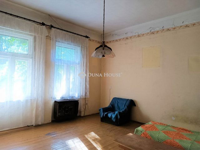 Eladó családi ház, Békésen, Jantyik Mátyás utcában 15.9 M Ft