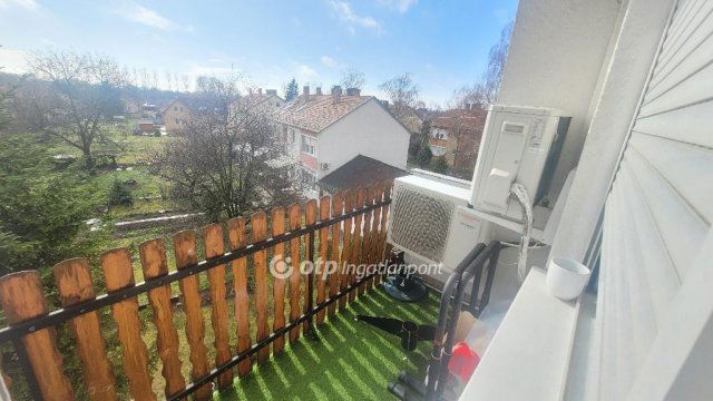 Eladó téglalakás, Jászberényben 37.9 M Ft, 2+1 szobás