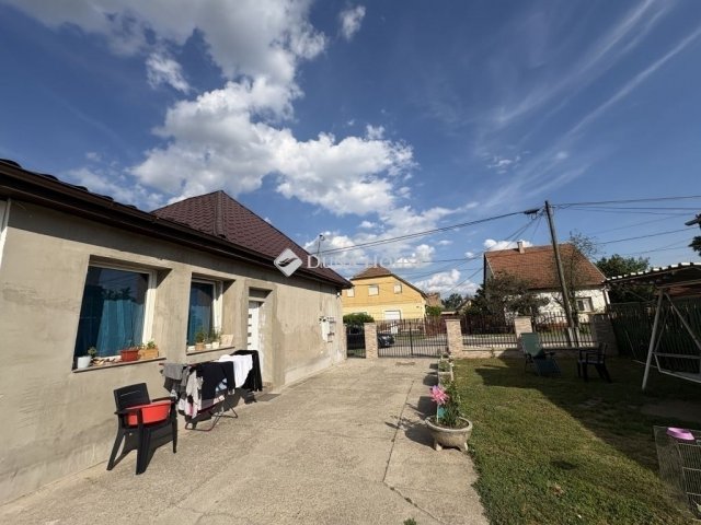 Eladó családi ház, Gyálon 125 M Ft, 3 szobás