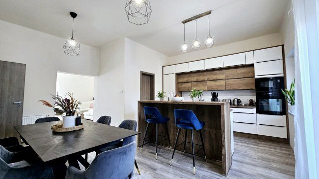 Eladó családi ház, Szigethalmon 135.9 M Ft, 4 szobás