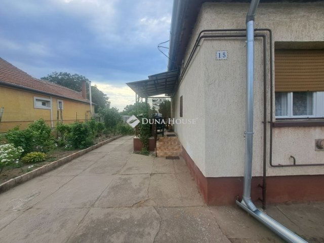 Eladó családi ház, Tápiószelén 35 M Ft, 2 szobás