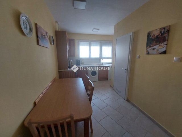 Eladó panellakás, Pakson 43 M Ft, 2 szobás / költözzbe.hu