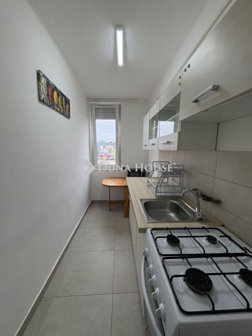 Kiadó panellakás, albérlet, Győrött, Ipar utcában, 2 szobás