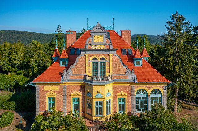 Eladó családi ház, Verőcén 990 M Ft, 15 szobás