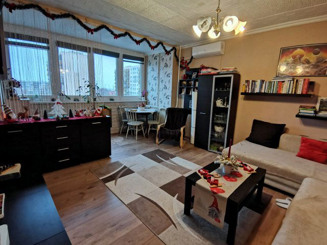 Eladó panellakás, XXI. kerületben, Kiss János altábornagy utcában