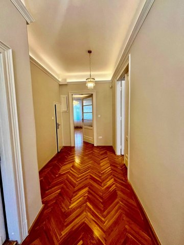 Eladó téglalakás, Székesfehérvárott 145.9 M Ft, 5 szobás