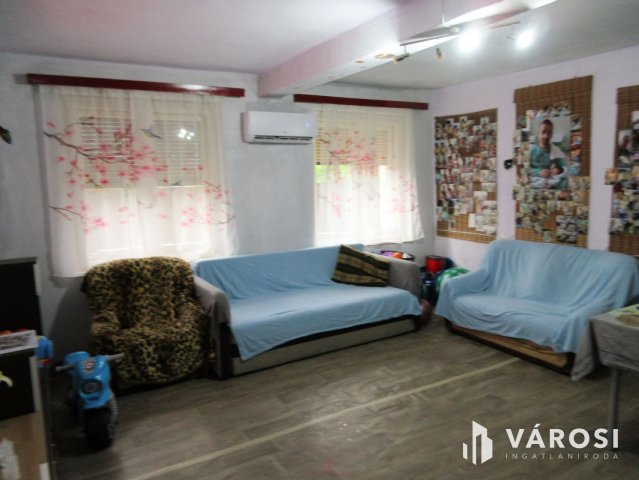 Eladó családi ház, Kiszomboron 28 M Ft, 3 szobás