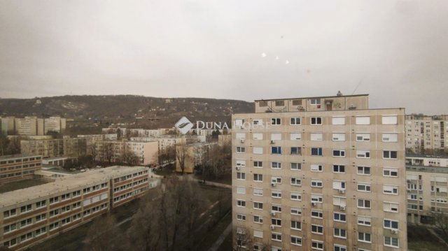 Eladó panellakás, Tatabányán 35.9 M Ft, 2 szobás