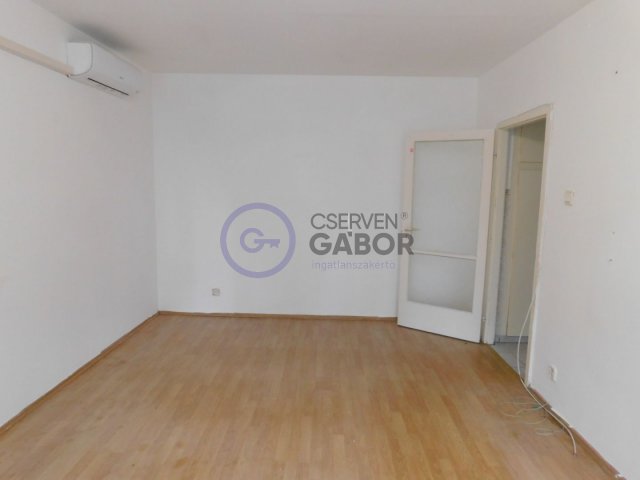 Eladó panellakás, Debrecenben 55.9 M Ft, 2 szobás