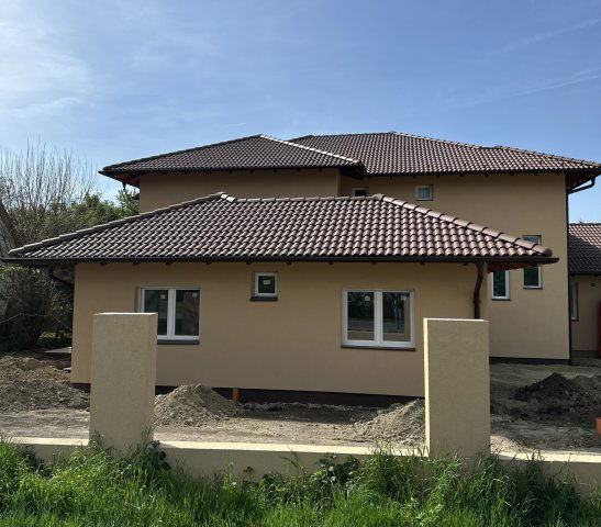 Eladó téglalakás, Százhalombattán 99.9 M Ft, 4 szobás