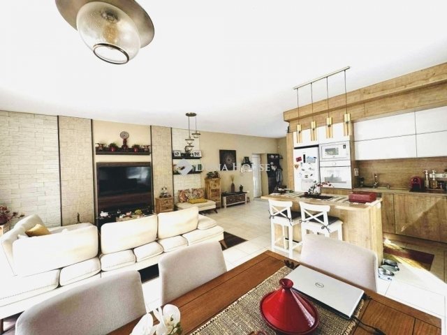 Eladó téglalakás, Pécsett 115 M Ft, 3 szobás