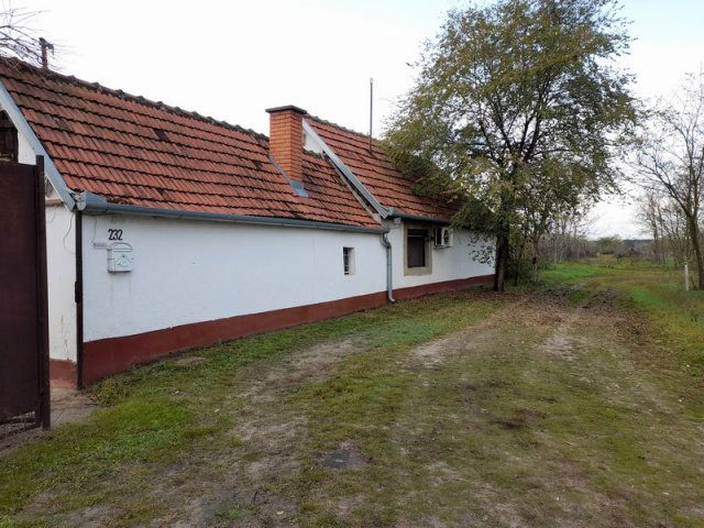 Eladó családi ház, Kiskunhalason 11.248 M Ft, 2+1 szobás
