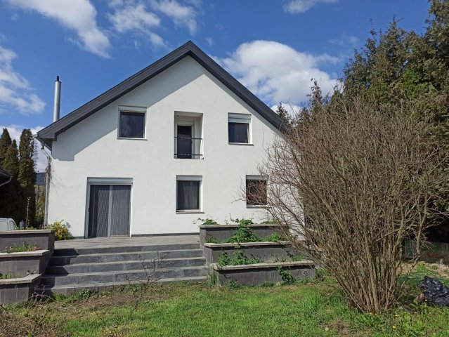 Eladó családi ház, Pócsmegyeren 98 M Ft, 5 szobás